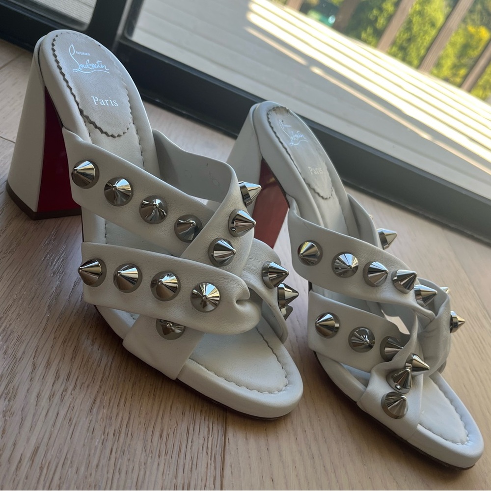 🔥🔥LOUBOUTINS SALE🔥🔥
